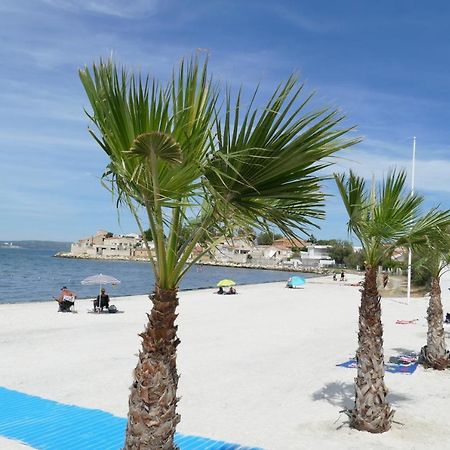 Le Provencal Διαμέρισμα Saint-Mitre-les-Remparts Εξωτερικό φωτογραφία